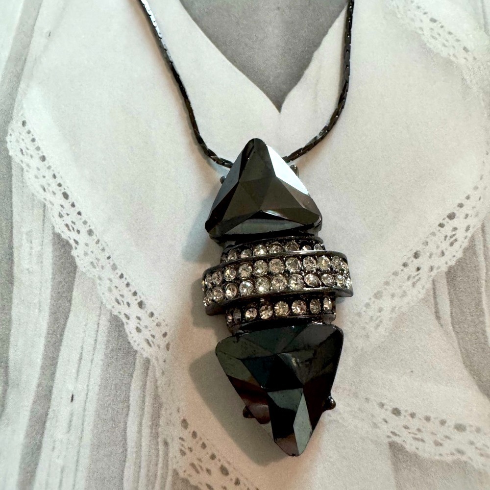 Banana Republic (retail store) Elegant Black and Silver Pendant Necklace - Picture 3 of 5